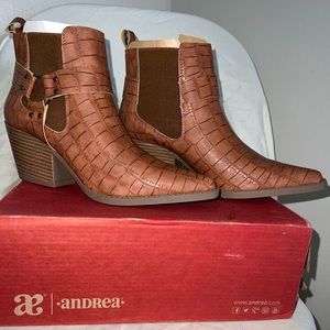 Andrea Boots